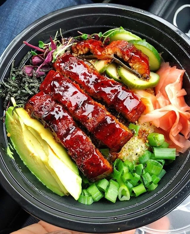 ✨ Sunday delight: This glistening beauty is our Unagi Don Rice Bowl with bbq glazed eel, cucumber, avocado &amp; pickled ginger! ⁠
⁠
📸 @mightyinthemitten