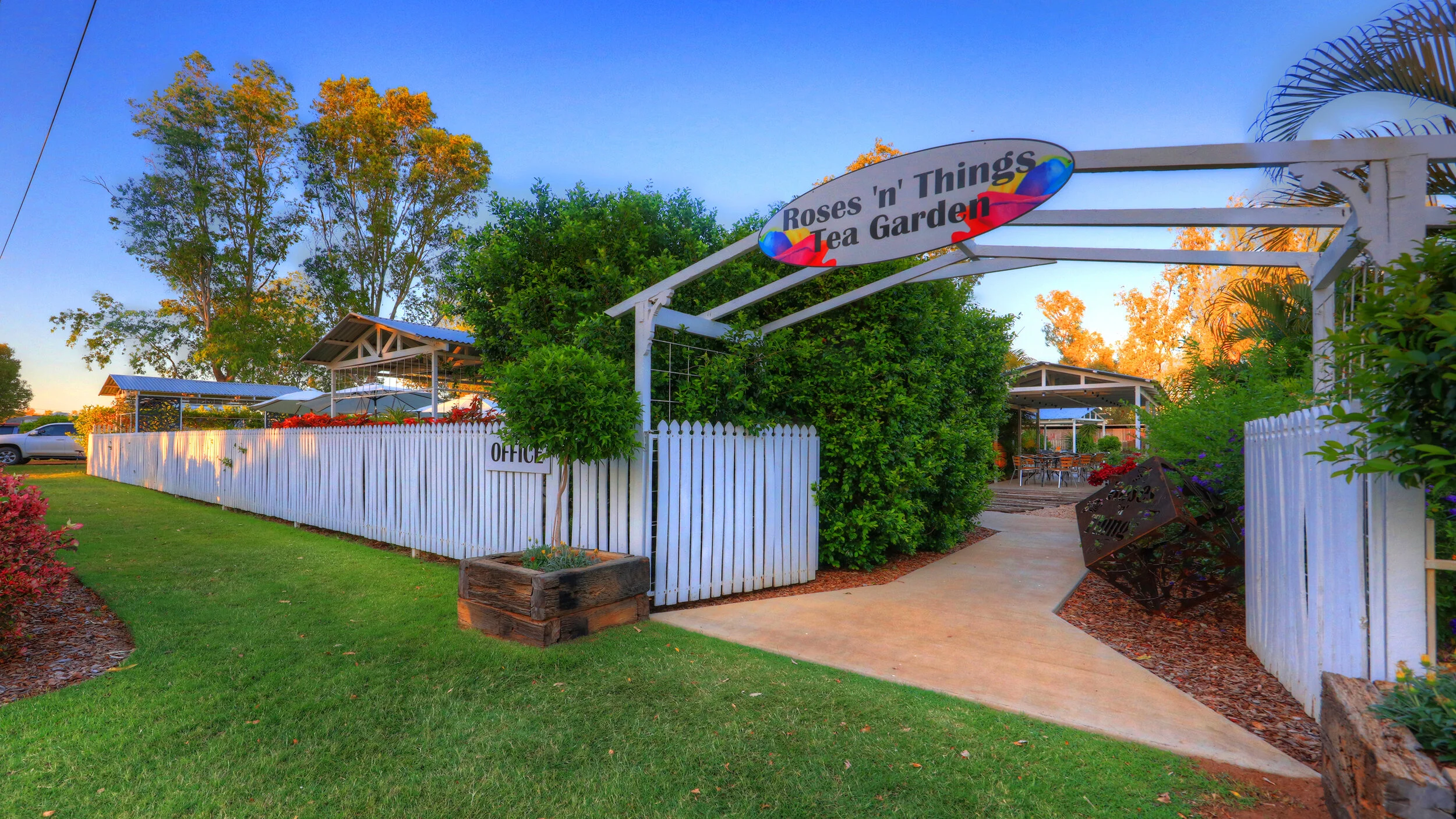 Caravan Park Barcaldine — Roses N Things Caravan Park, Tea Garden