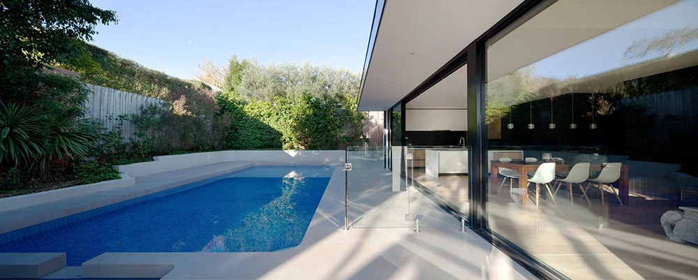 6. external_pool.jpg