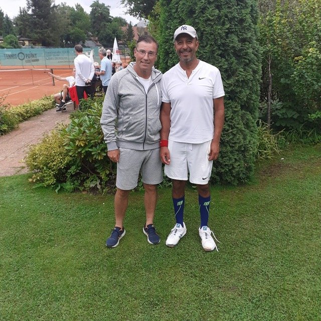 Finale Herren 65: Gabriel Monroy (r.) gewinnt gegen Erwin Skamrahl