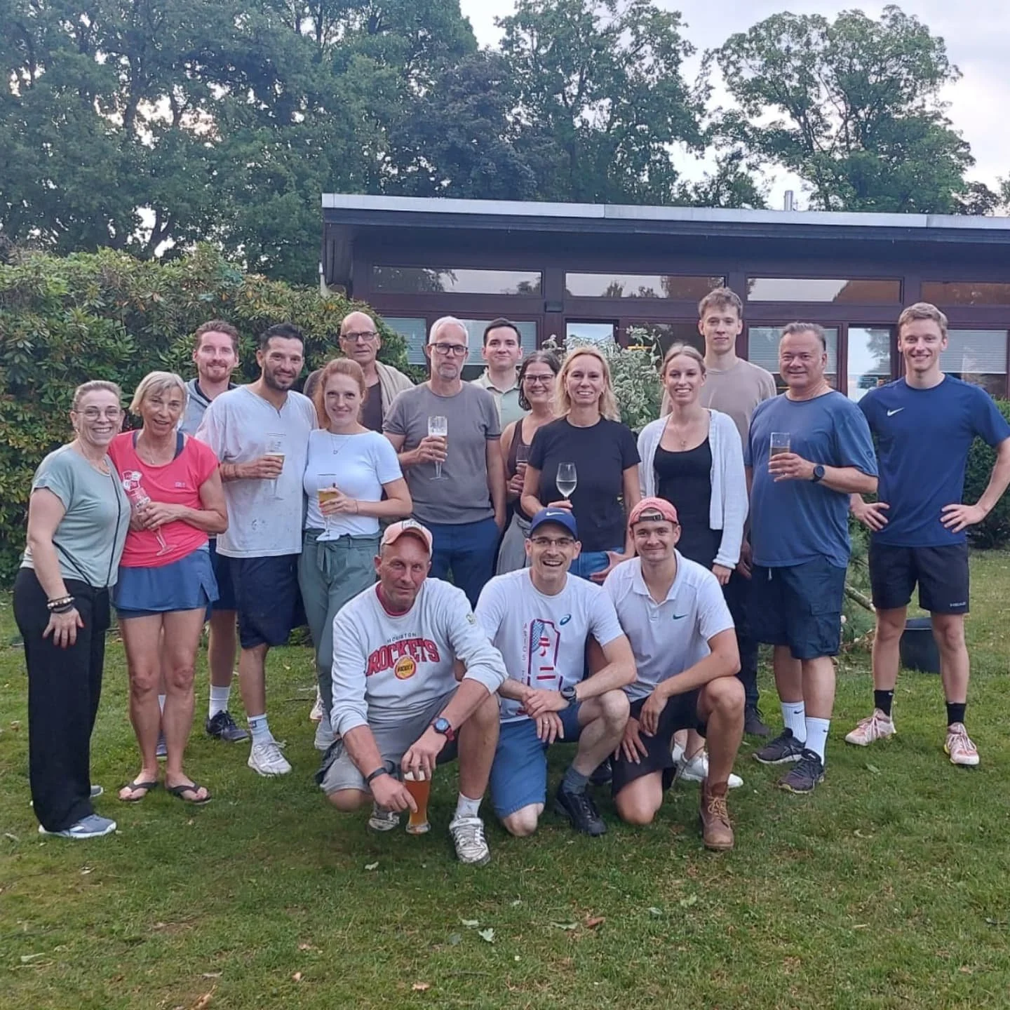 Leider ist auch unsere Anlage vom gestrigen Unwetter nicht verschont geblieben🌪⛈️
Doch Dank des spontanen und engagierten Einsatzes von rund 20 freiwilligen Helfern waren die Sturmsch&auml;den bis zum Abend fast vollst&auml;ndig beseitigt!