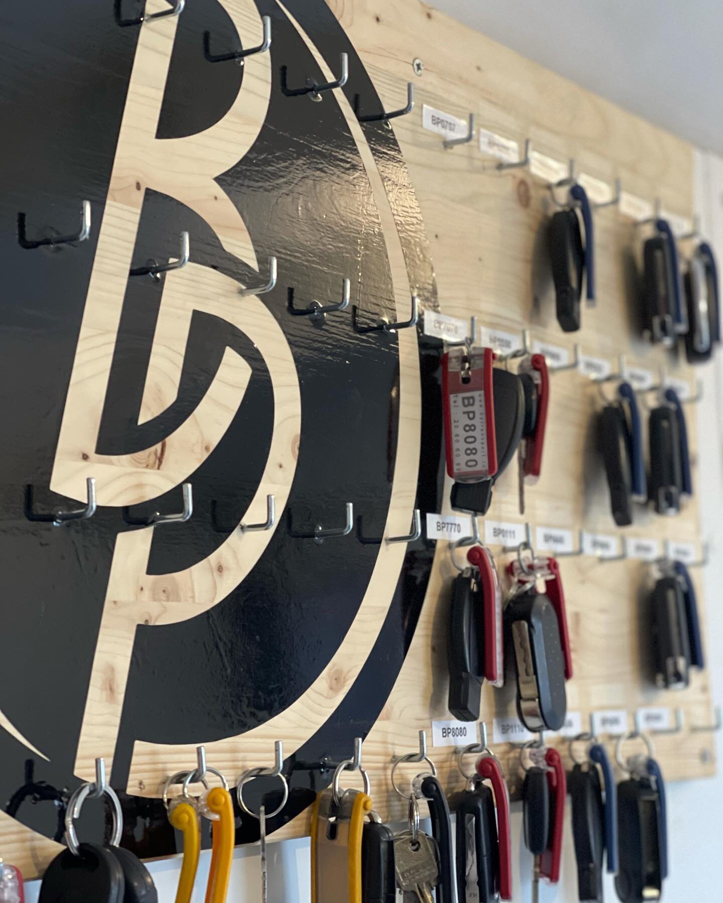 BP Transport - Un v&eacute;hicule pour toutes les occasions! Choisissez parmi notre vaste gamme de v&eacute;hicules utilitaires et voitures citadines / combi #carrental #rentacar #locationvehicules #locationvoiture