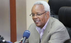  Lowassa Praises President Magufuli As He Returns To CCM
