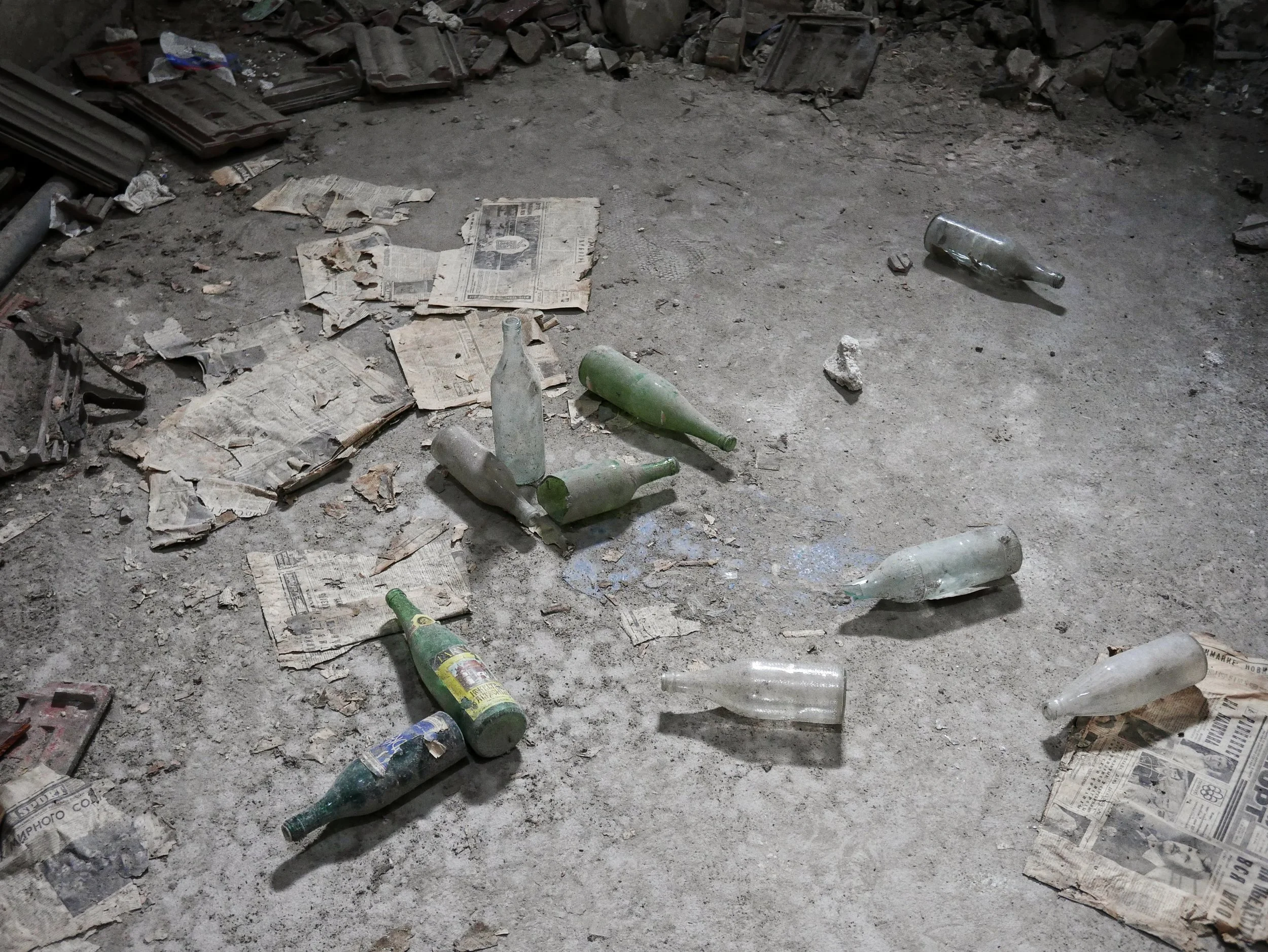 At least 10 Kenyan police killed by bomb near Somali border: police