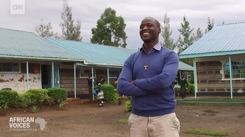 Kenya's 'World's Best Teacher' gives away 80% of his monthly income to help the poor