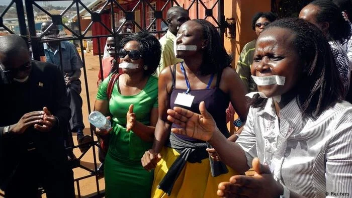  Ugandan Courts Halt Government Media Suspensions