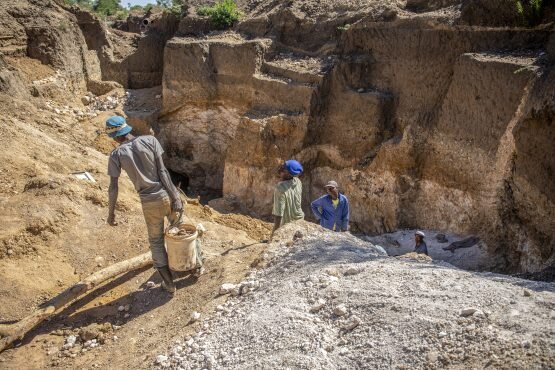 Uganda picks South African firm for regional mineral survey