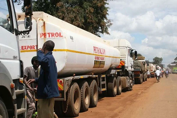 Coronavirus tests cause long tailbacks at Kenya-Uganda border