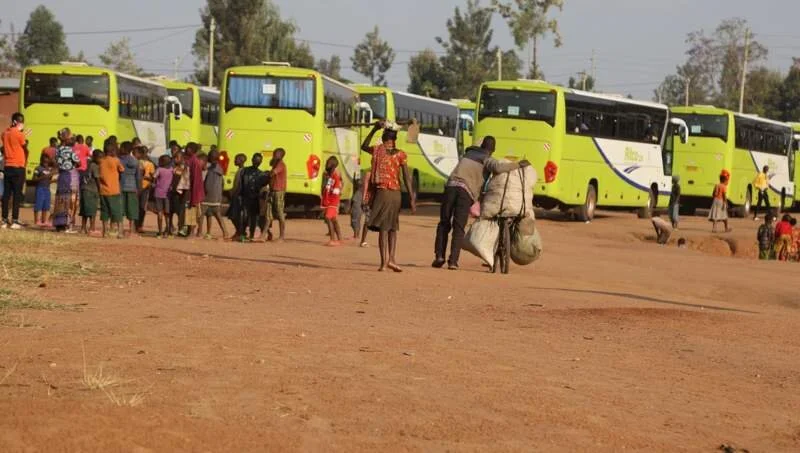 Burundi refugees return home from Rwanda as ties thaw