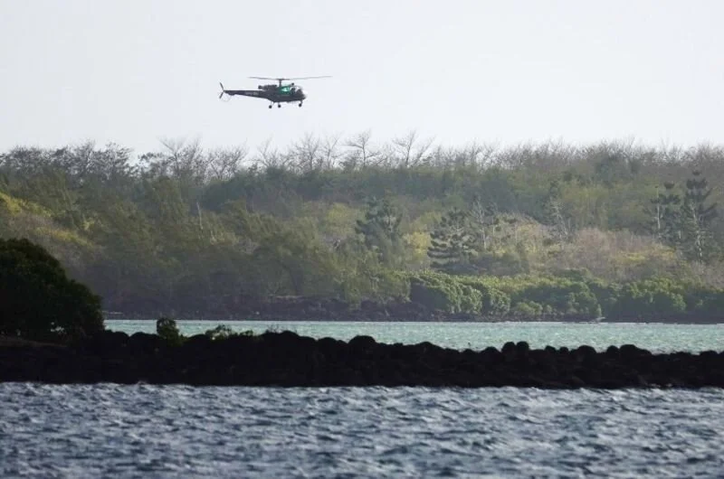 Mauritius oil spill: Three clean-up crew die after boat capsizes