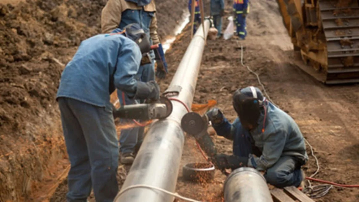 Standard Bank reviewing oil pipeline financing concerns