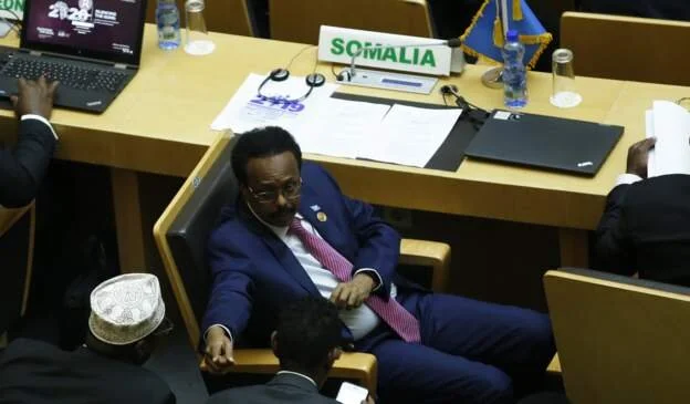 AU condemns Somalia president's term extension