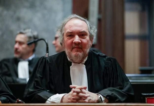 Hotel Rwanda trial: Belgian lawyer deported