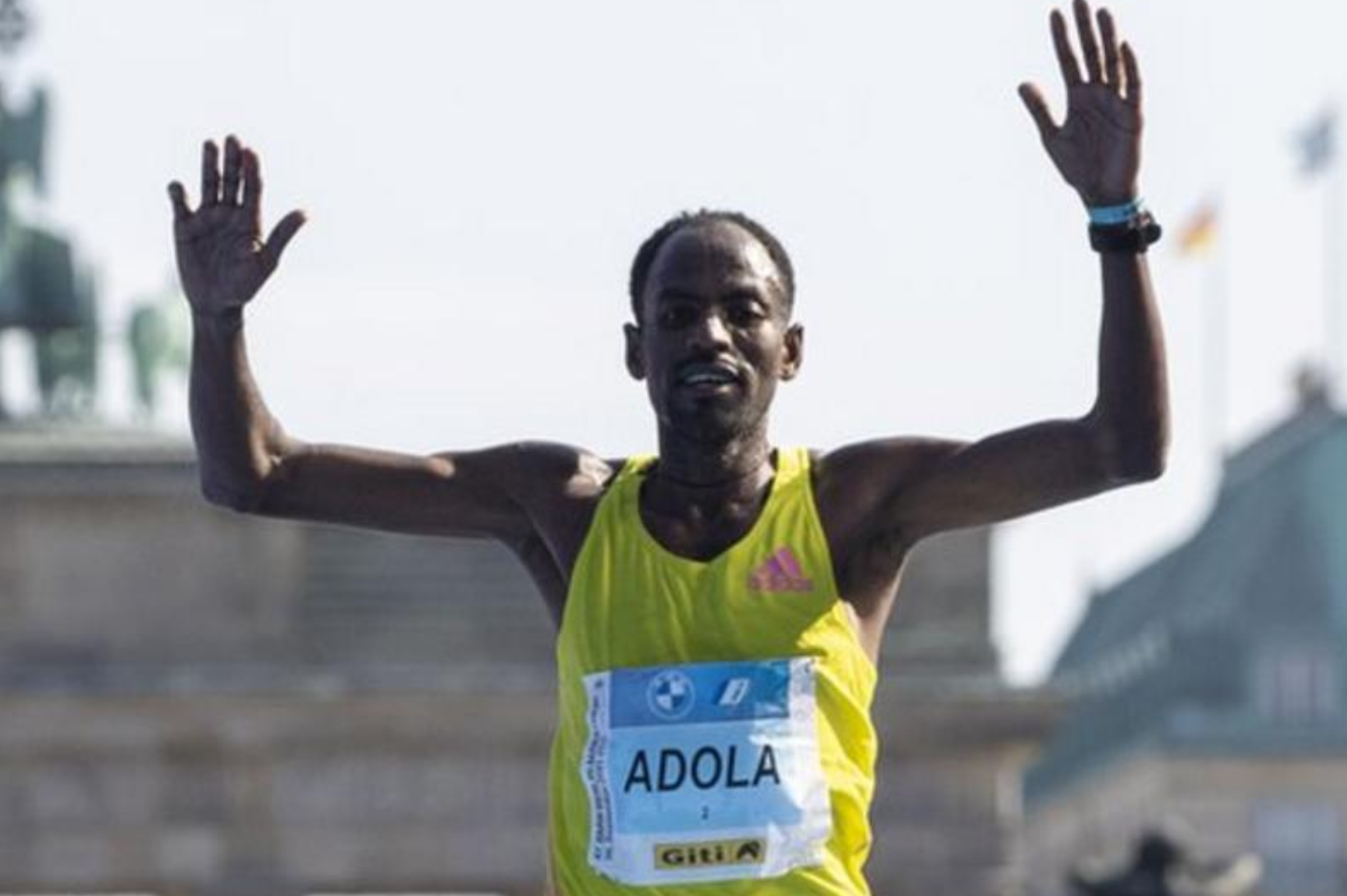 Berlin Marathon: Ethiopia's Guye Adola and Gotytom Gebreslase win men's and women's races