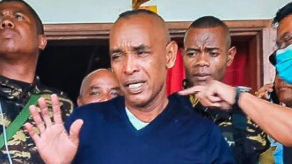 Madagascar: Minister 'swims for 12 hours' after helicopter crashes at sea