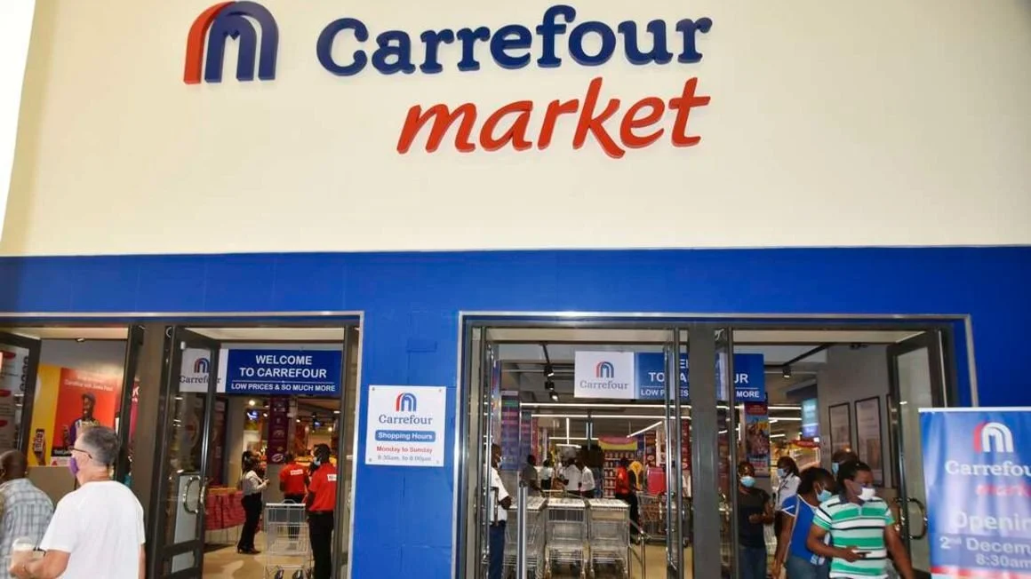 Carrefour drops eggs from caged hens from its shelves