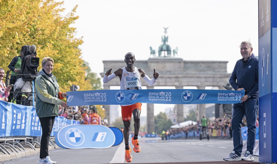 Kenya's 'Marathon King' Inspires Runners After Beating World Record