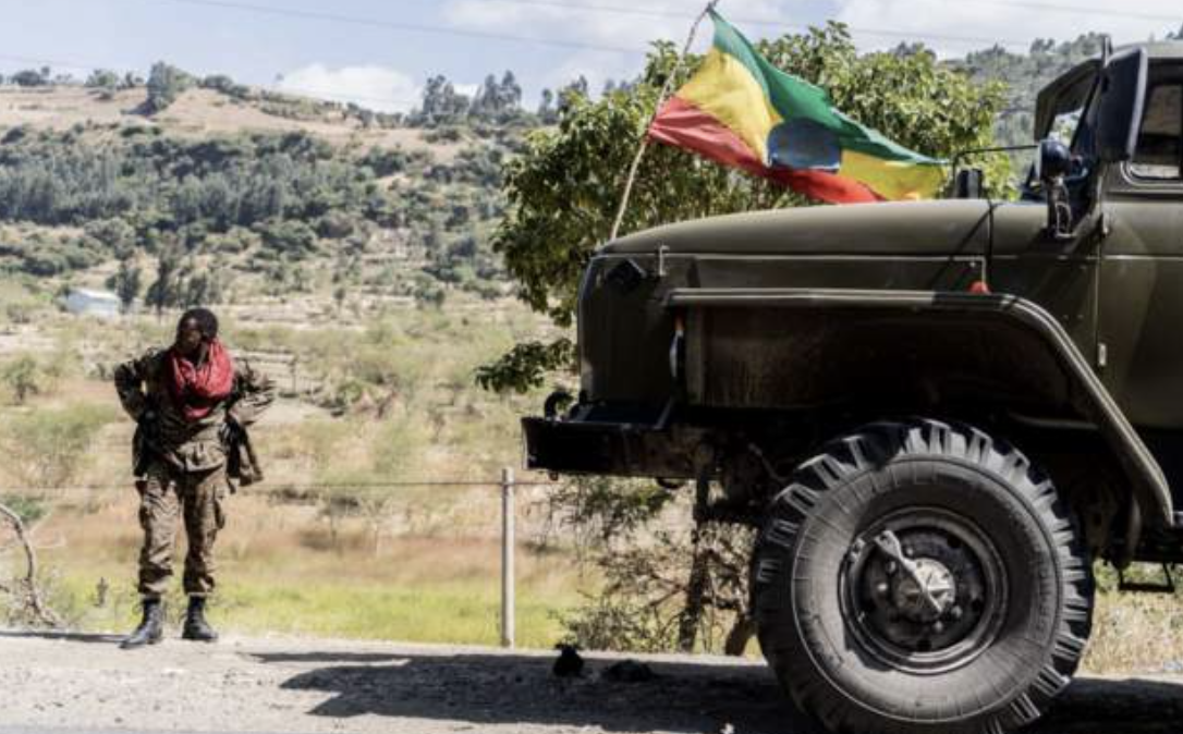 Ethiopia troops and rebels 'share food and cigarettes'