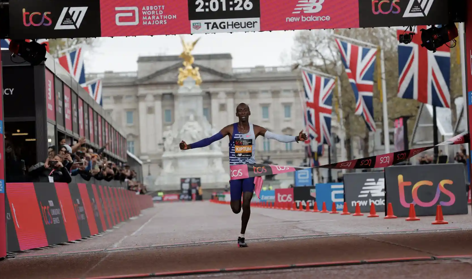 London Marathon 2023: Kelvin Kiptum and Sifan Hassan win with superb runs
