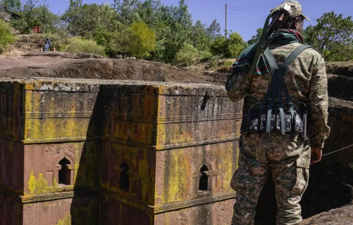 Lalibela fighting: Amhara Fano militia and Ethiopian army clash in historic town