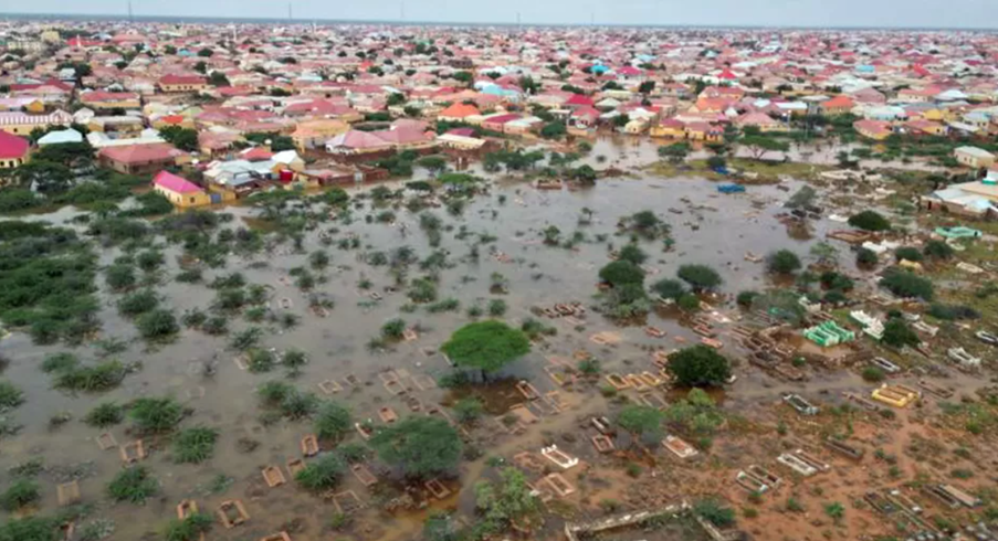 Somalia floods: Bodies unearthed and bridges swept away