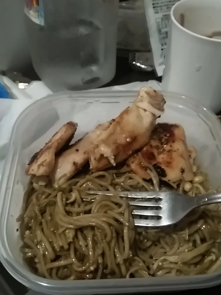 Soba with pesto sauce and grilled chicken