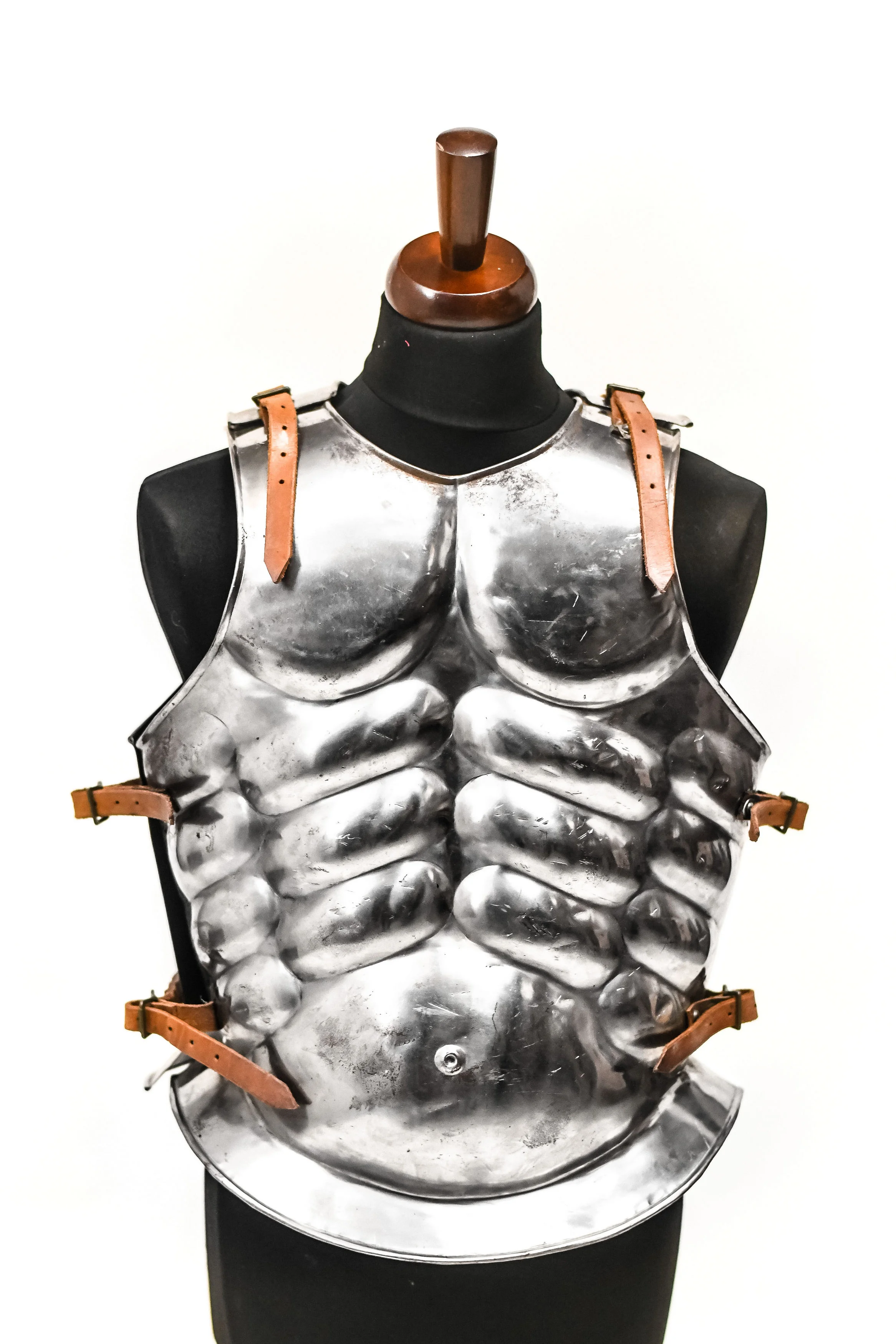 Antická zbroj kovová