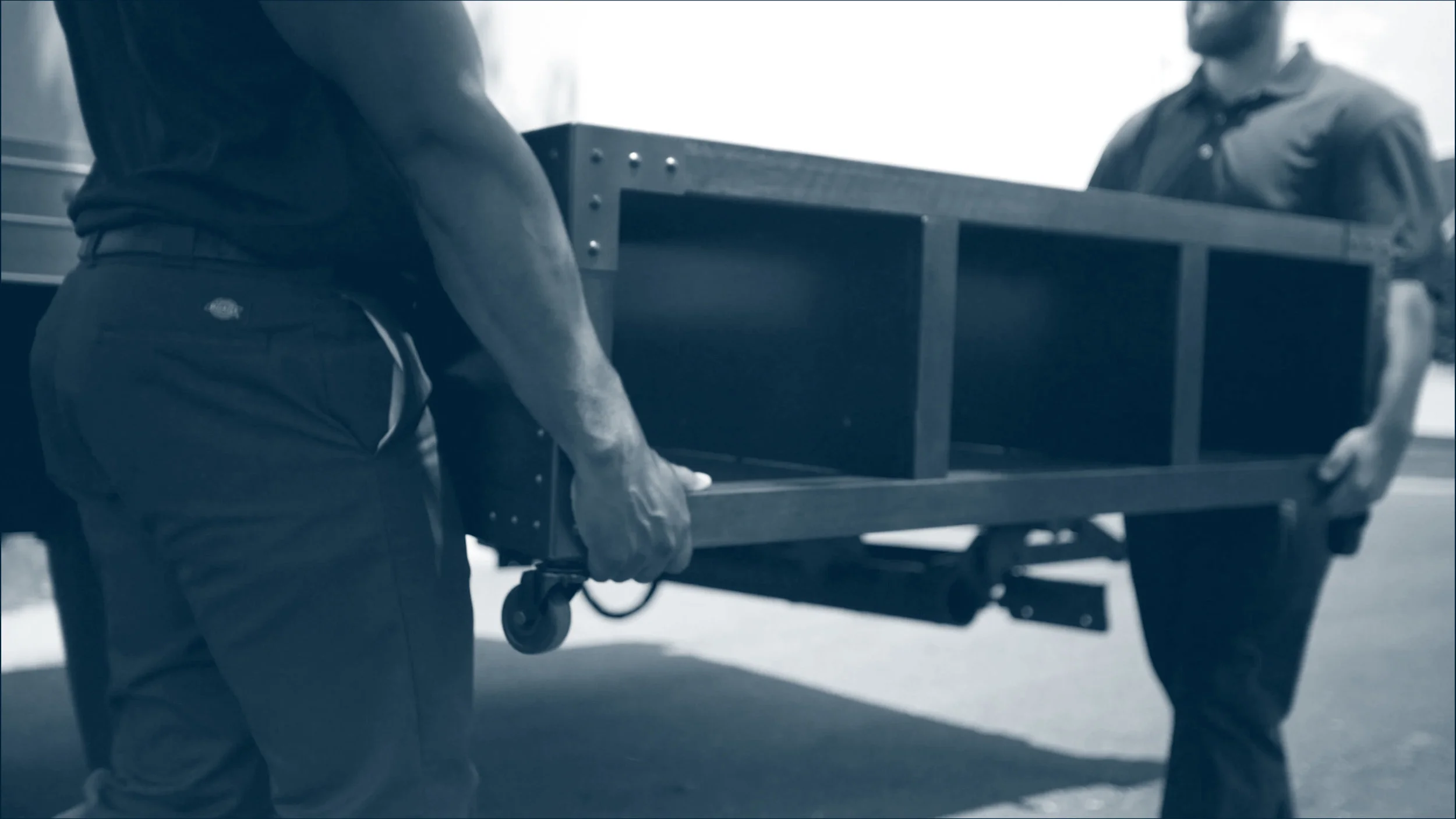 LOGISTICS MEETS INNOVATION