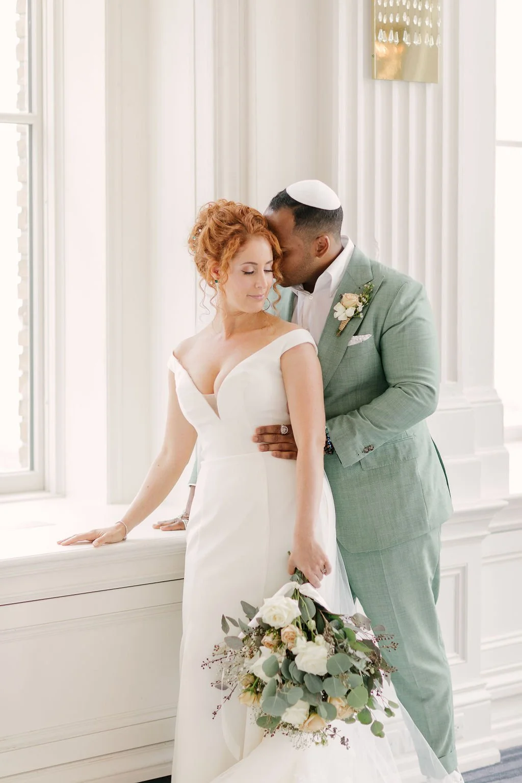 Natural curly hair bridal hairstylist jewish wedding makeup hair