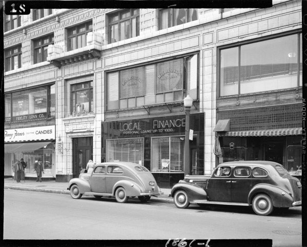Front view of the Hanselman Building, Kalamazoo, MI, 1944