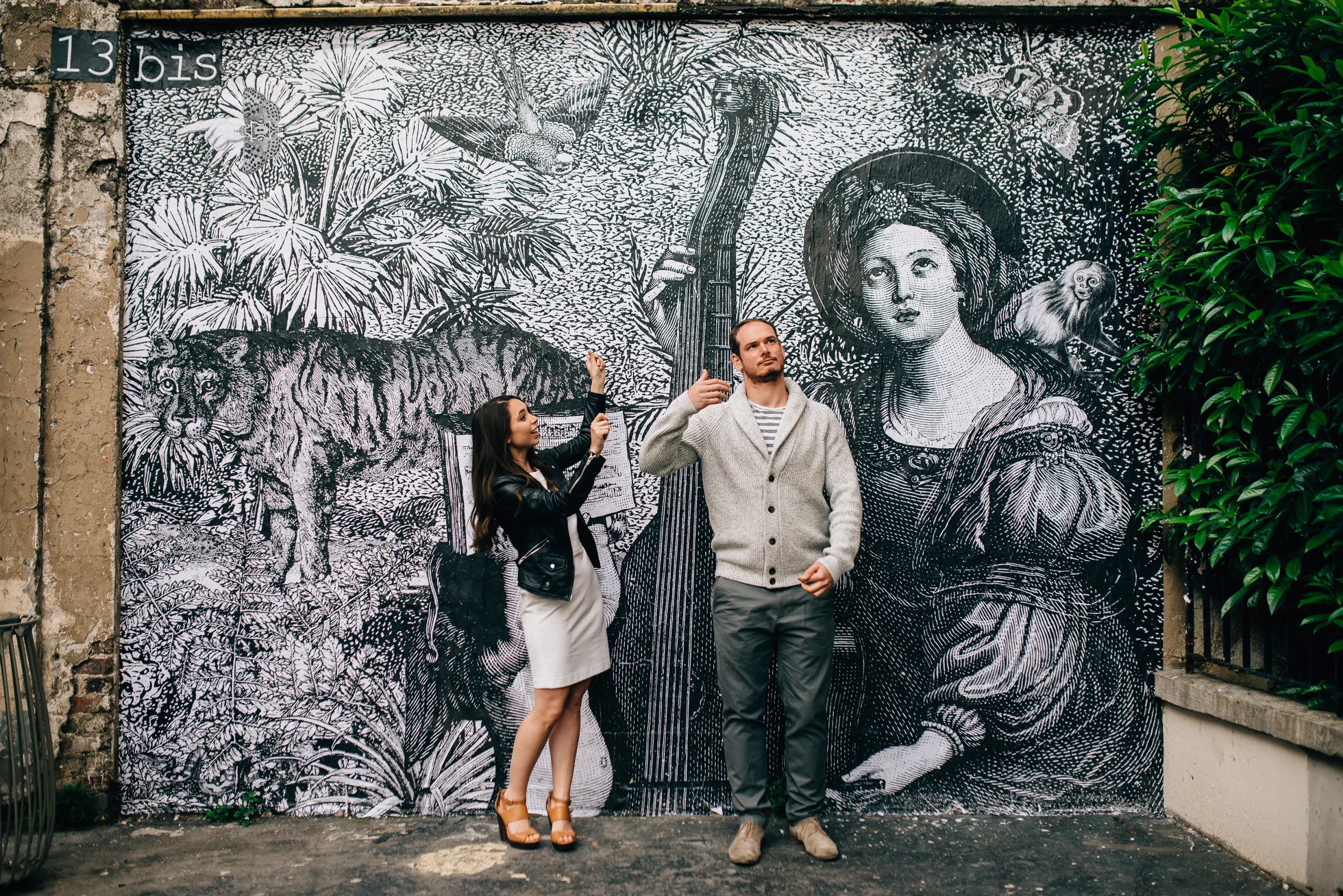 engagement shoot in Paris, France - Sara Monika, Photographer