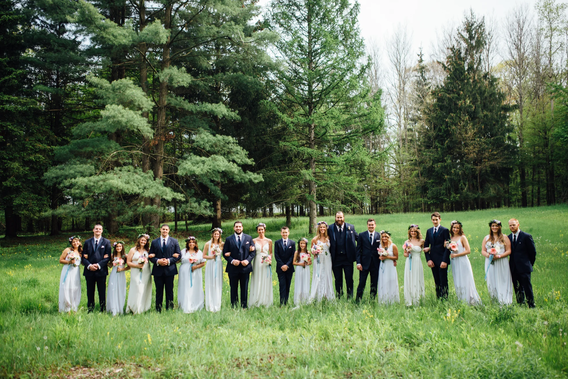 Outdoor wedding at Fernwood Hills in London, Ontario photographed by Sara Monika, Photographer.