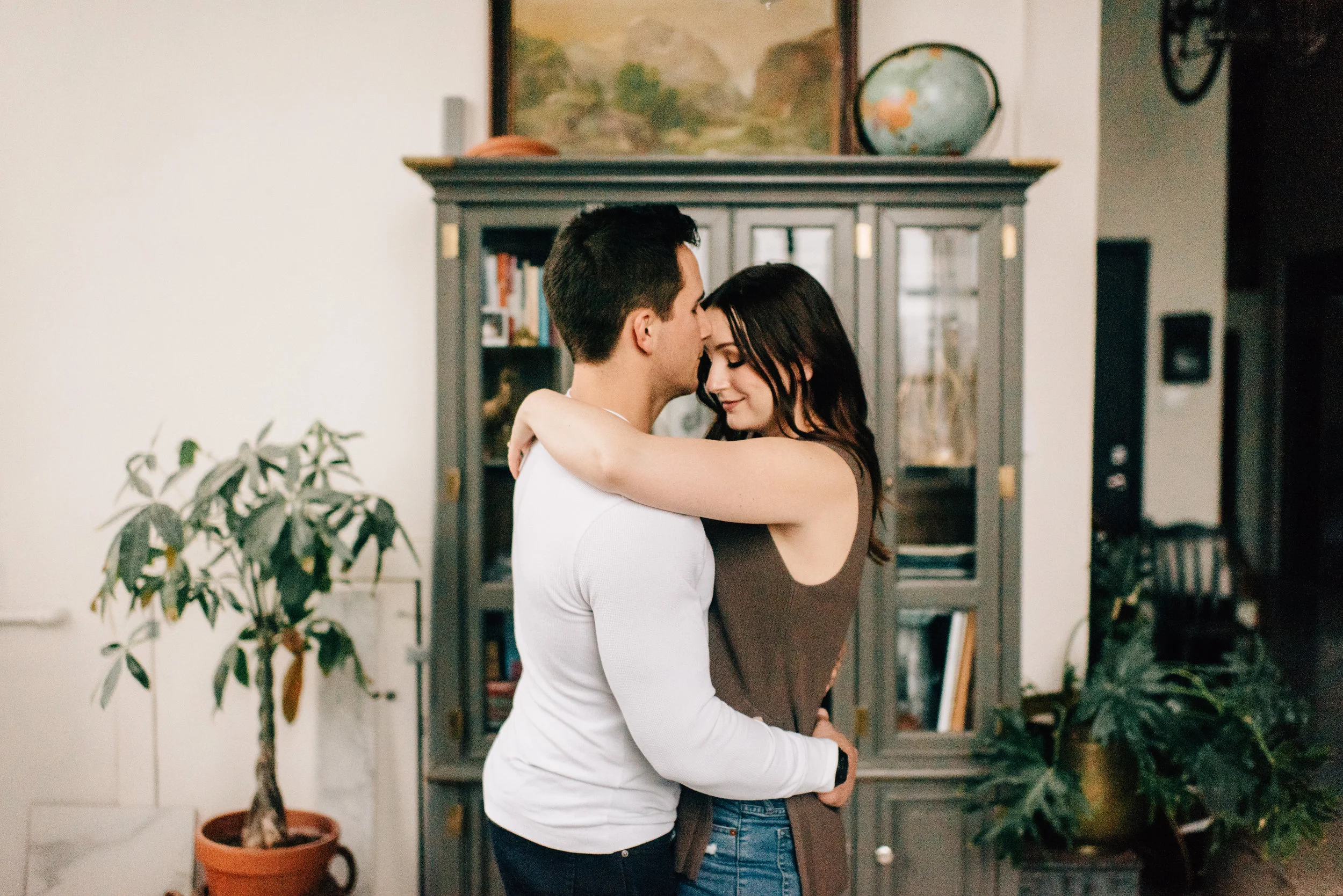 Snuggle Session in a Toronto Loft - Sara Monika Photographer