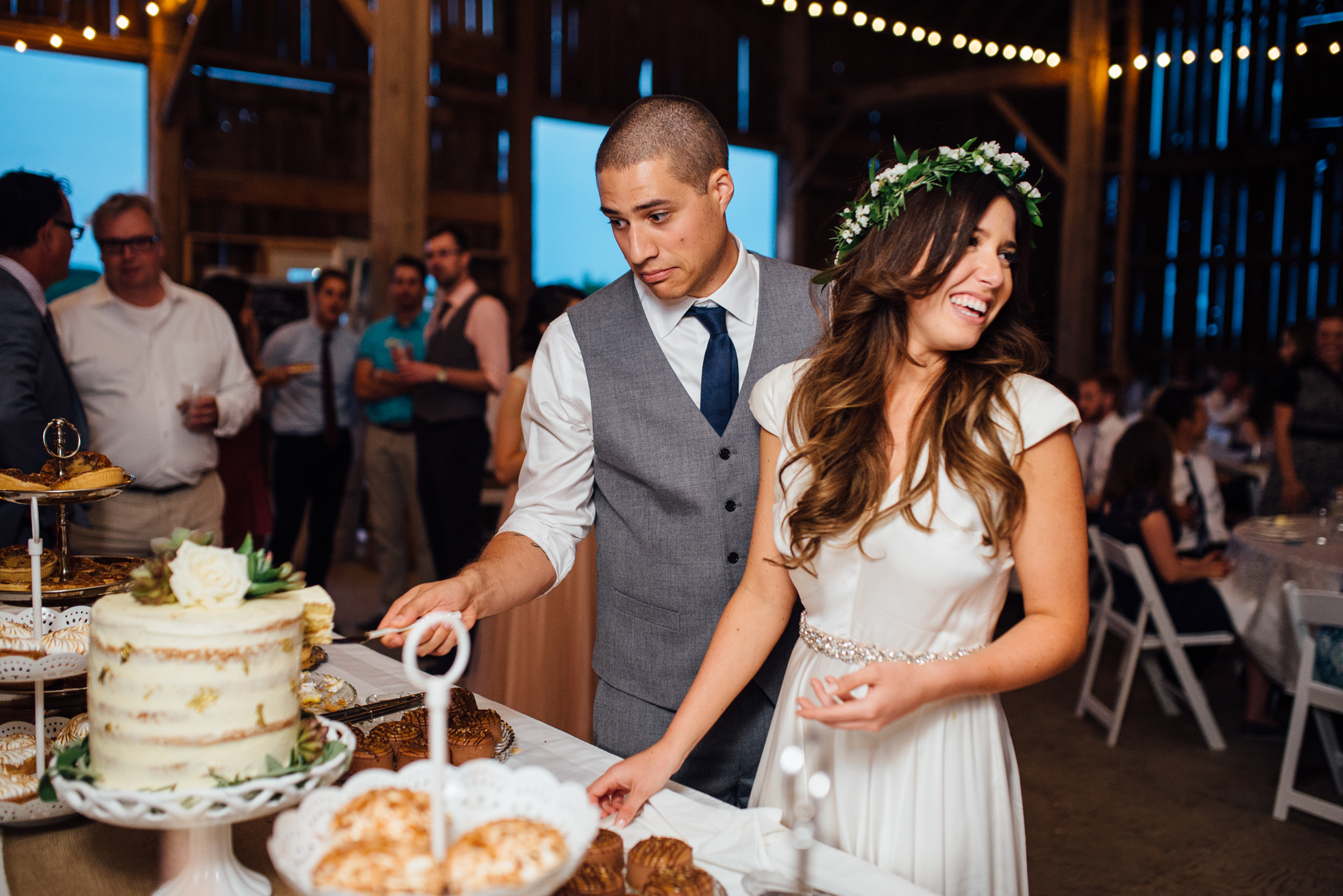 Downswell-Barn-Wedding-Photography-112.jpg