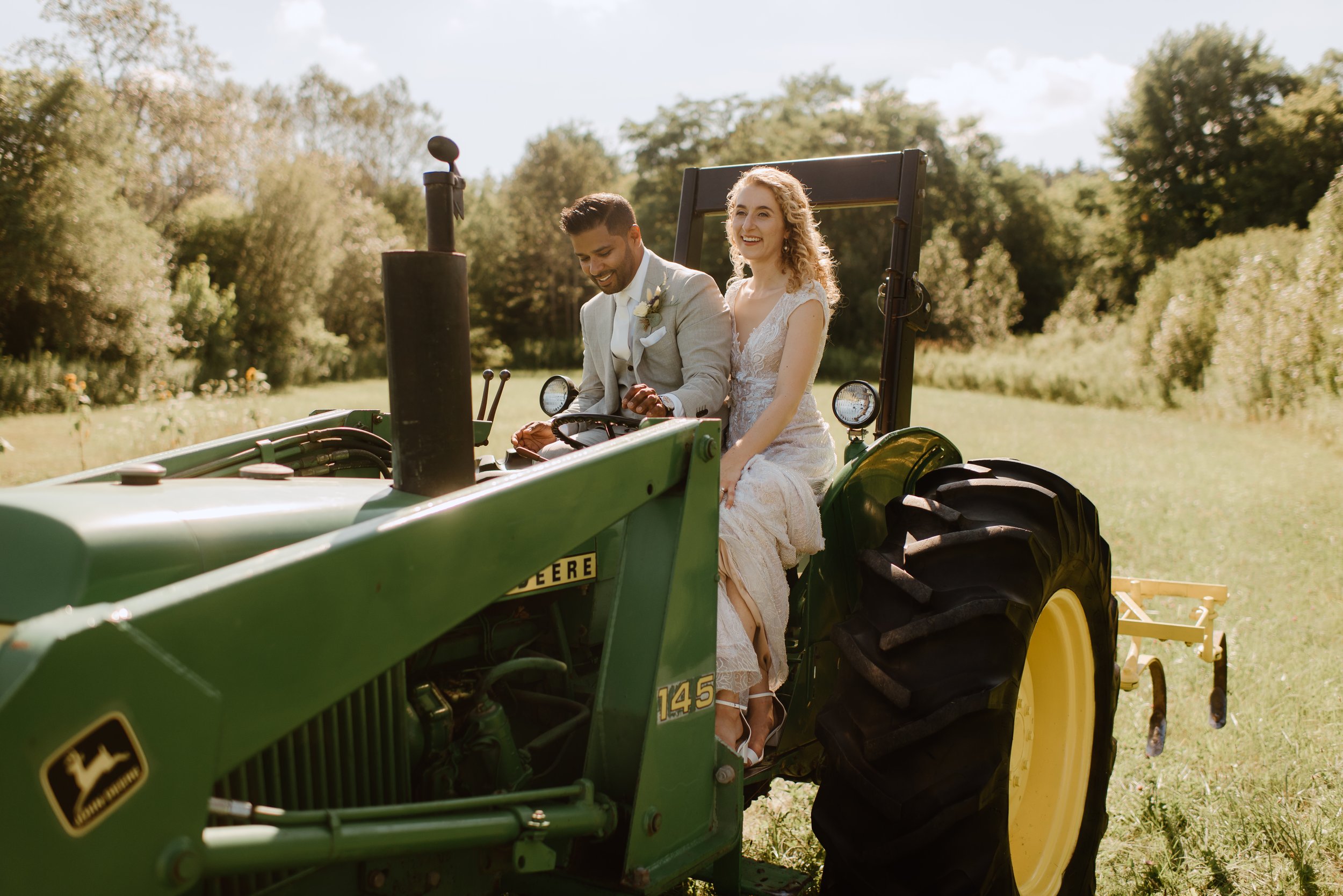 Peaceful Family Farm Wedding I Sara Monika