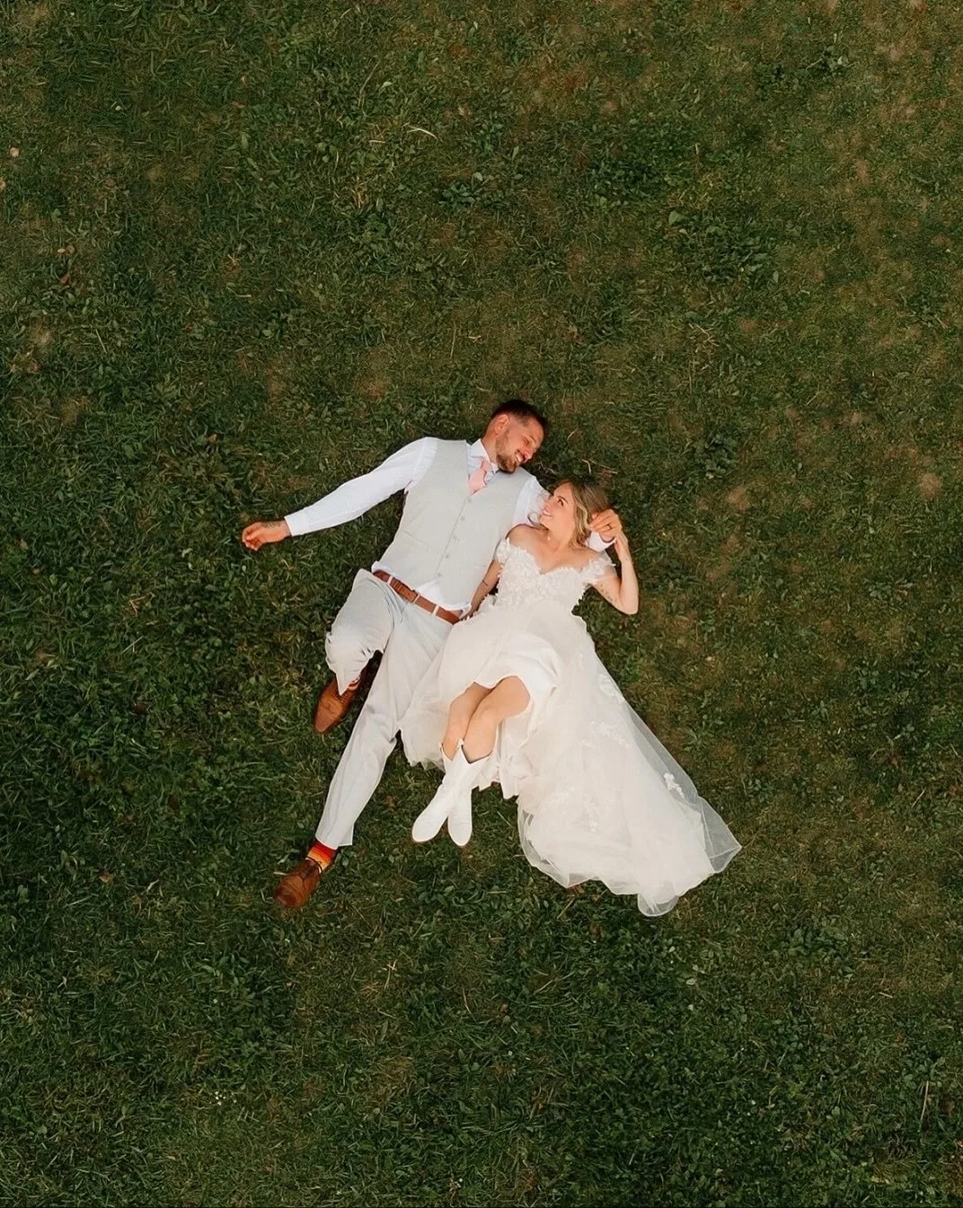 When you ride your beloved horse to marry the love of your life 😍
⠀⠀⠀⠀⠀⠀⠀⠀⠀
Wedding Photographer: @saramonikaphoto
Wedding Dress: @superiorbridal
Hair + Make-Up Artist: @bombshellbeautykp
⠀⠀⠀⠀⠀⠀⠀⠀⠀
#torontoweddingphotography #torontoweddingphotograp