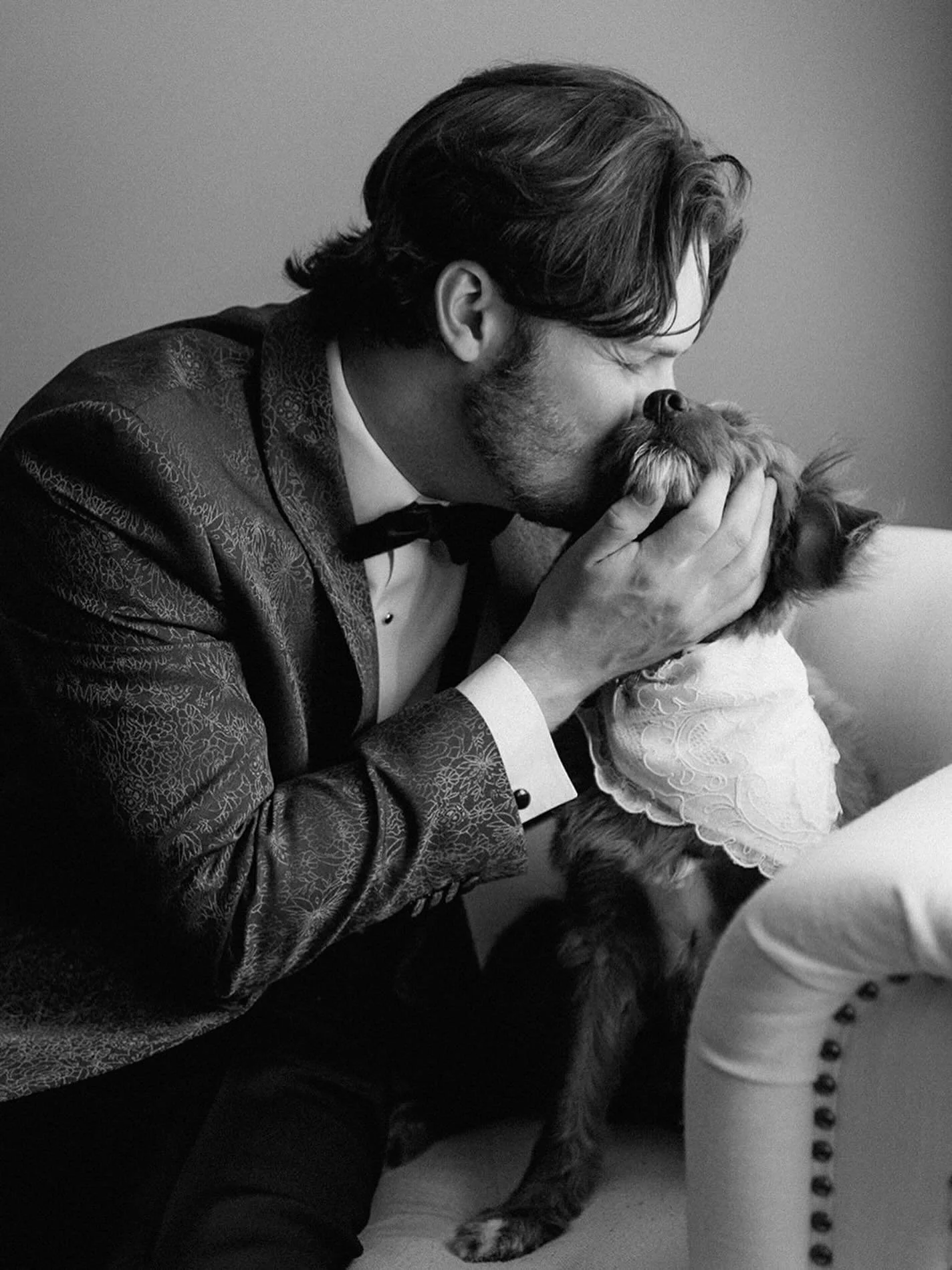The way he loved on his pup in this moment on his wedding day ❤️ Just a loving tip to couples getting married&hellip;be as present as possible with all your senses when you can consciously bring yourself there. You&rsquo;ll be able to slow down time 