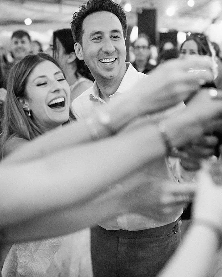This is one of those photos where I feel the imperfections make the photo feel so real and charming! I LOVE a great party photo with high energy! 🙌🏻

#muskokaweddingphotographer #muskokawedding #torontoweddingphotographer #candidweddingphotographer