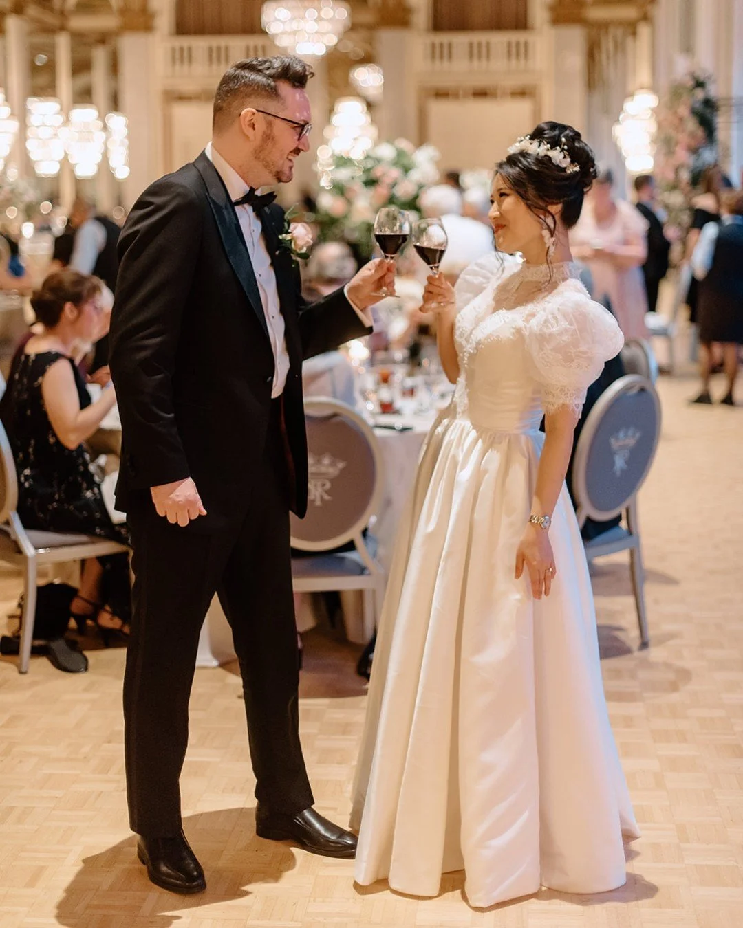 When you pause to take it all in with each other and cheers to this fleeting moment as you walk around your wedding reception connecting with everyone at the tables 💖

This is a big reason why I'm up and on my feet on a wedding day 99% of the time p