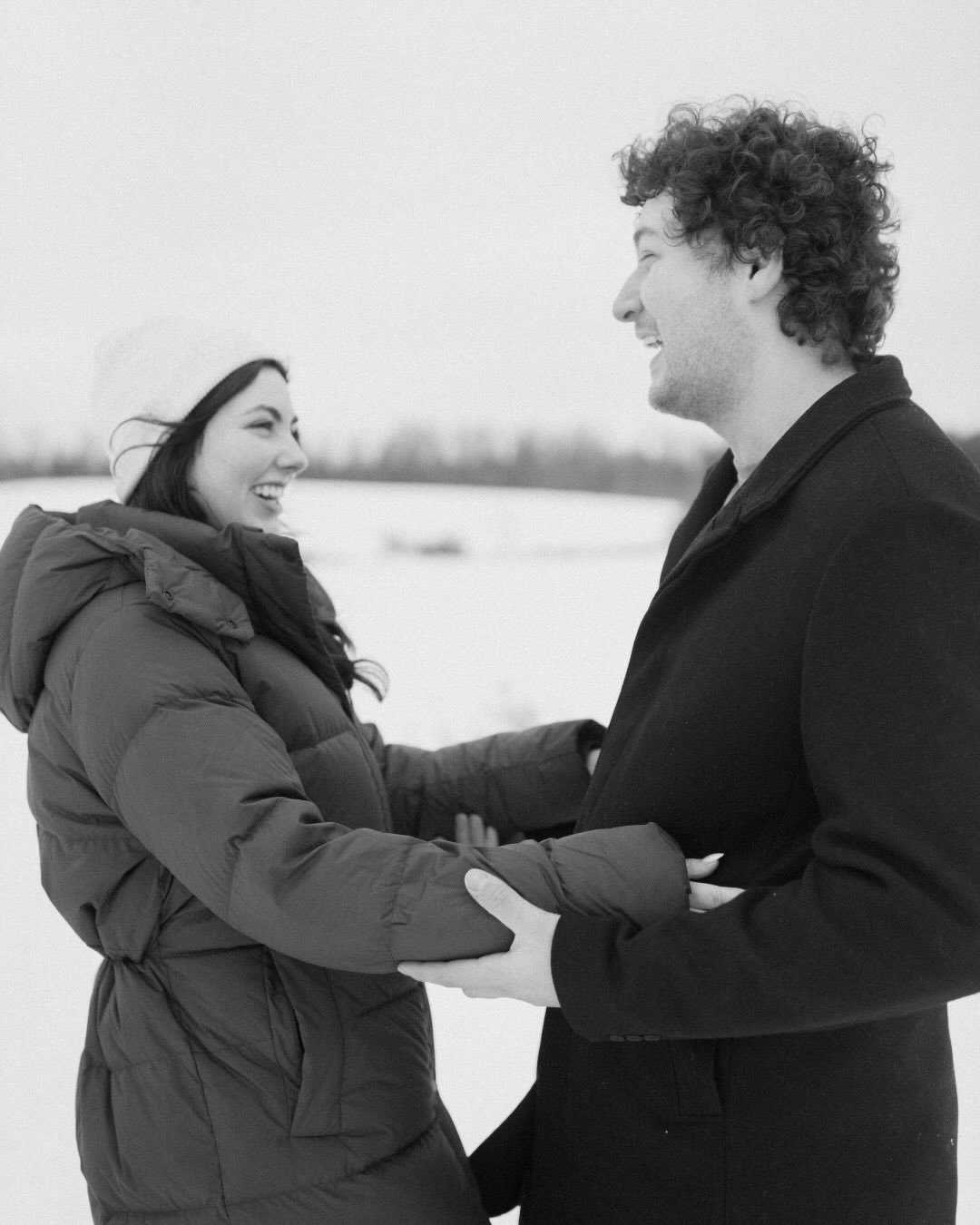 Frolicking winter engagement session vibes with Camryn + Jonny ☺️ ❄️ 

#torontoengagementphotographer #torontoengagementphotographer #ontarioengagementphotographer #muskokaweddingphotographer #torontoweddingphotographer