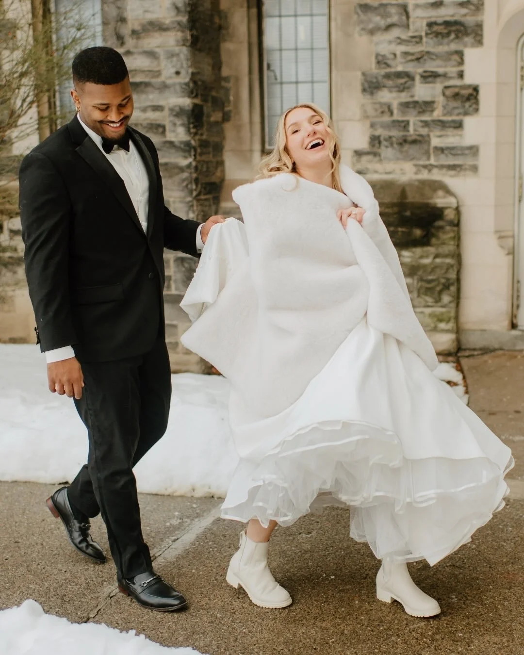 Kathryn + Josh&rsquo;s winter wedding with the most perfect white fluffy snow and mild(ish) weather! They prioritized fun and connection all day long and it naturally comes through in their photos because they LIVED it ❤️ What an honour it was to doc