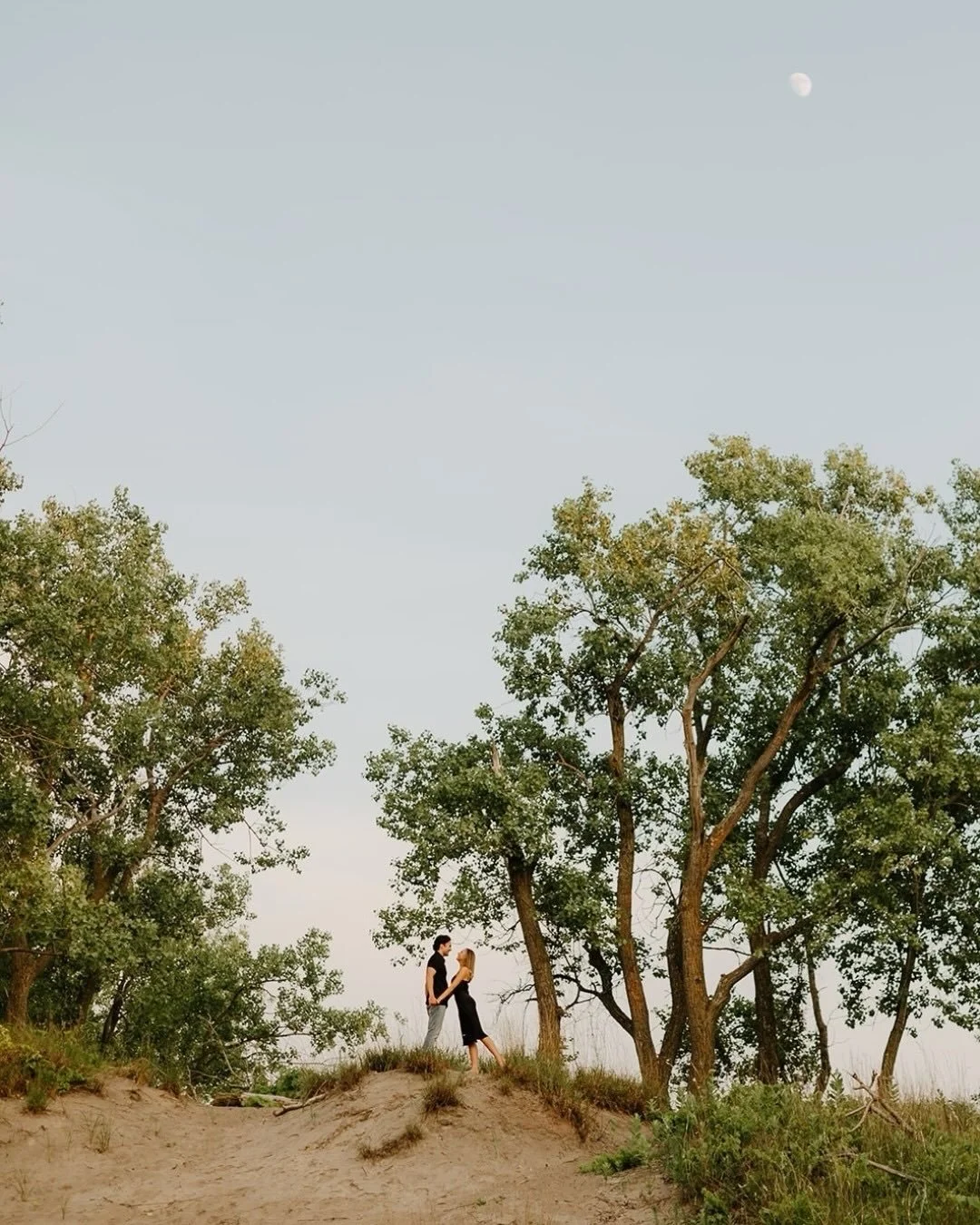 I get so freakin&rsquo; excited when I find a spot where I can place the couple in landscapes like these to create art! 😍
⠀⠀⠀⠀⠀⠀⠀⠀⠀
#torontoweddingphotographer #ontarioweddingphotographer #torontoengagementphotographer #canadaweddingphotographer #on