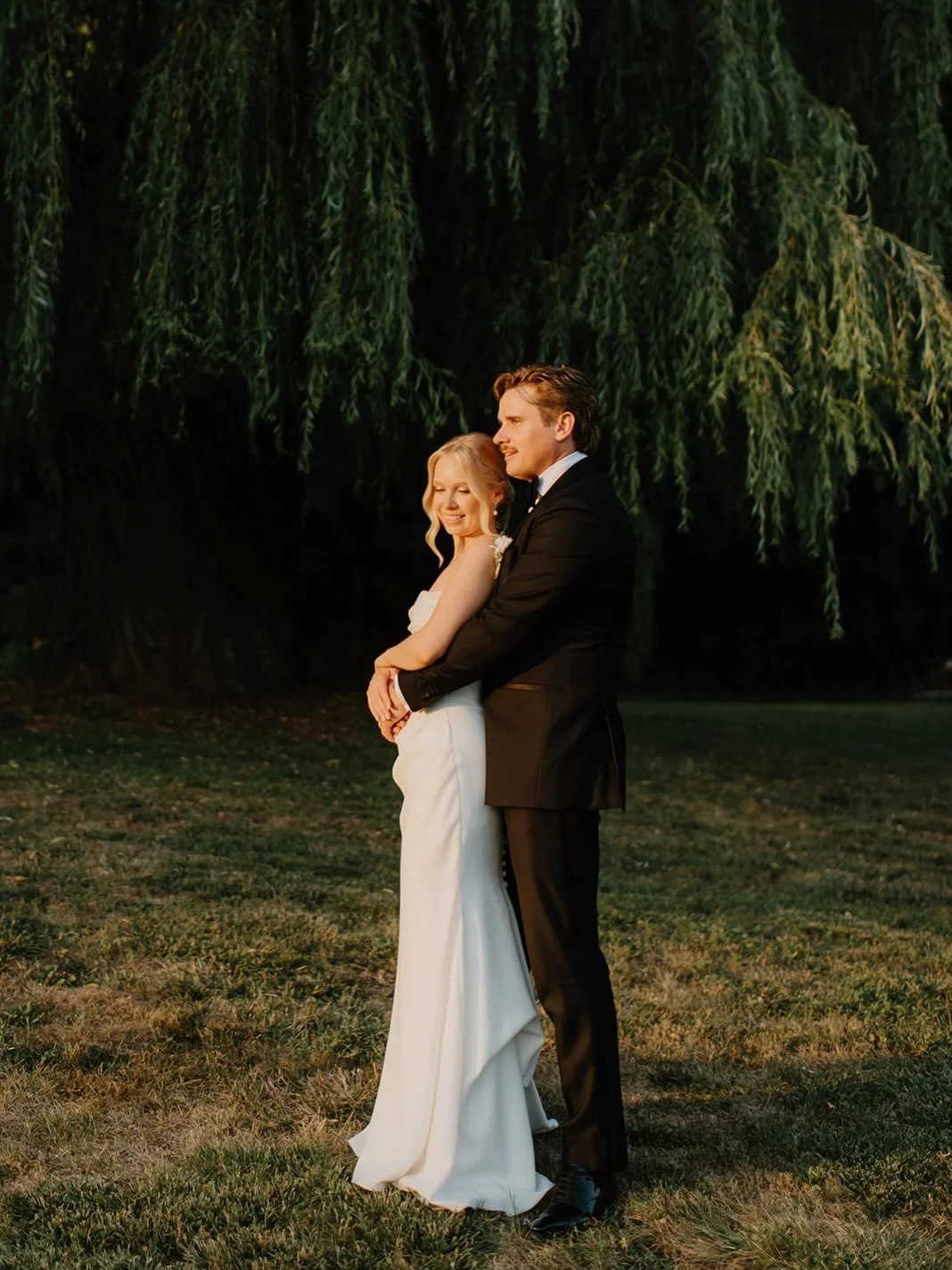 A mix of my favourite portraits + candids from Ailish + Ryan&rsquo;s wedding 🥰

Photography by: @saramonikaphoto
Venue: @fantasyfarmtoronto
Wedding Planner: @pureblisseventsco
Florist: @calliaflowers
Cake: @thenancybakes
DJ: @ejentertainmentltd
Hair