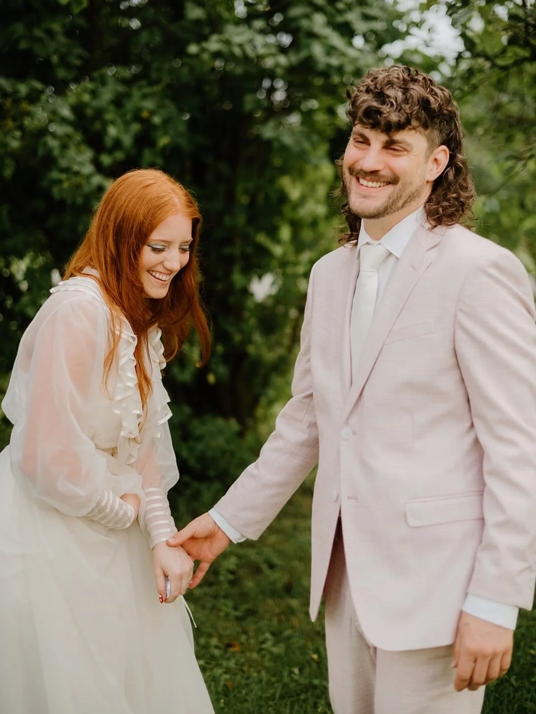 Gillian + Peter&rsquo;s groovy 70&rsquo;s vibes wedding 😍 From Lana Del Ray vibes, rain-soaked romance, shot gunning beers and a full on disco, I was so artistically inspired EVERY SECOND! Because they did it their way. It was an expression of their