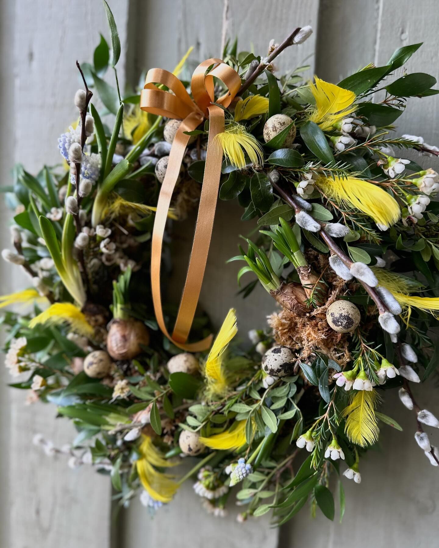 SPRING 💛We&rsquo;re now onto the fresh and hopeful time of year where things start to wake up again after what feels like a year of winter 🥶 We&rsquo;re creating some fab bespoke spring wreaths for our customers doors that will last a nice long tim