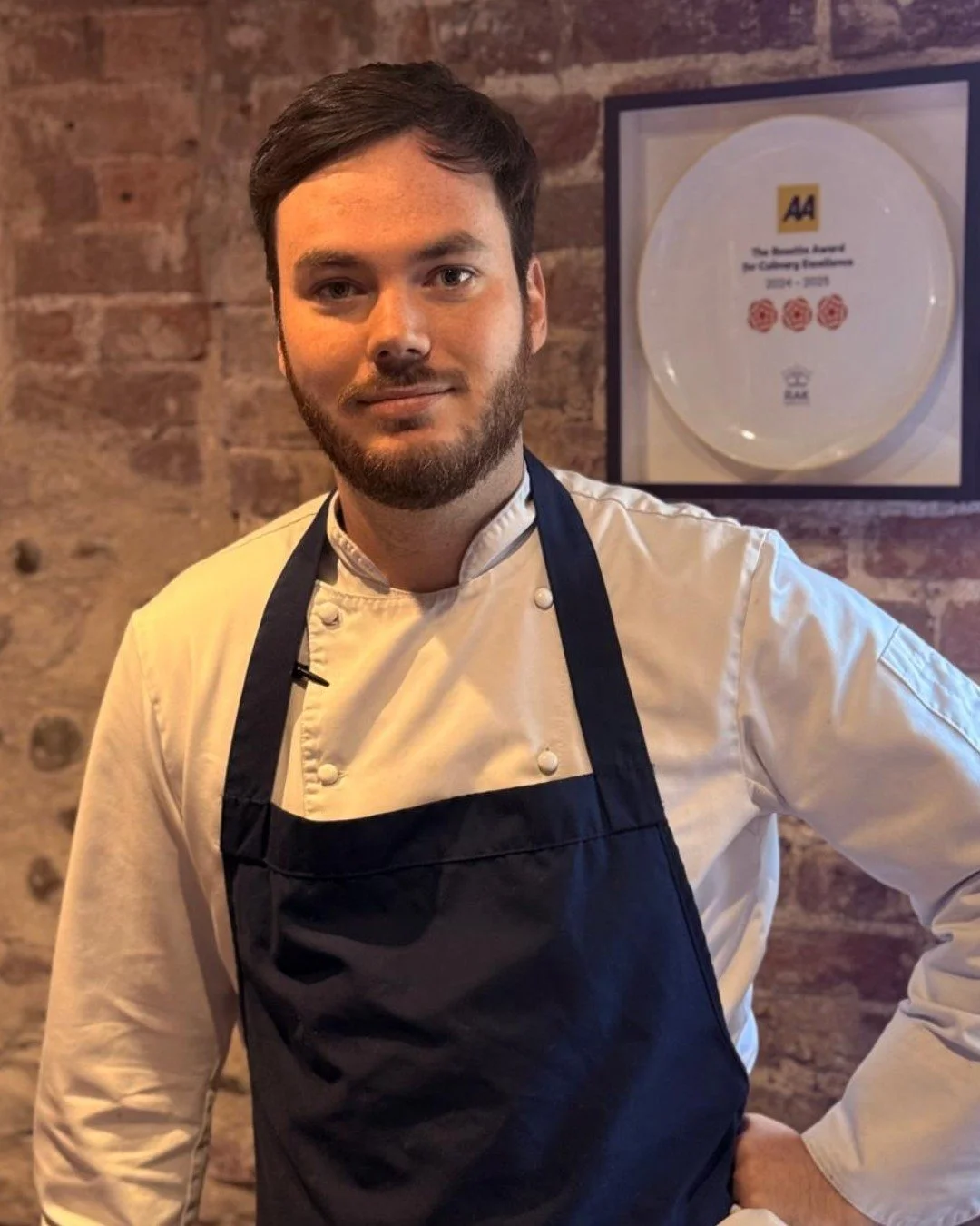 Head Chef Jordan Caswell

Jordan takes great pride in his kitchen carefully creating every menu to take full advantage of the wide range of local produce that is available on the doorstep.

www.theinghamswan.co.uk

#norfolkchef #headchef #ourkitchen 