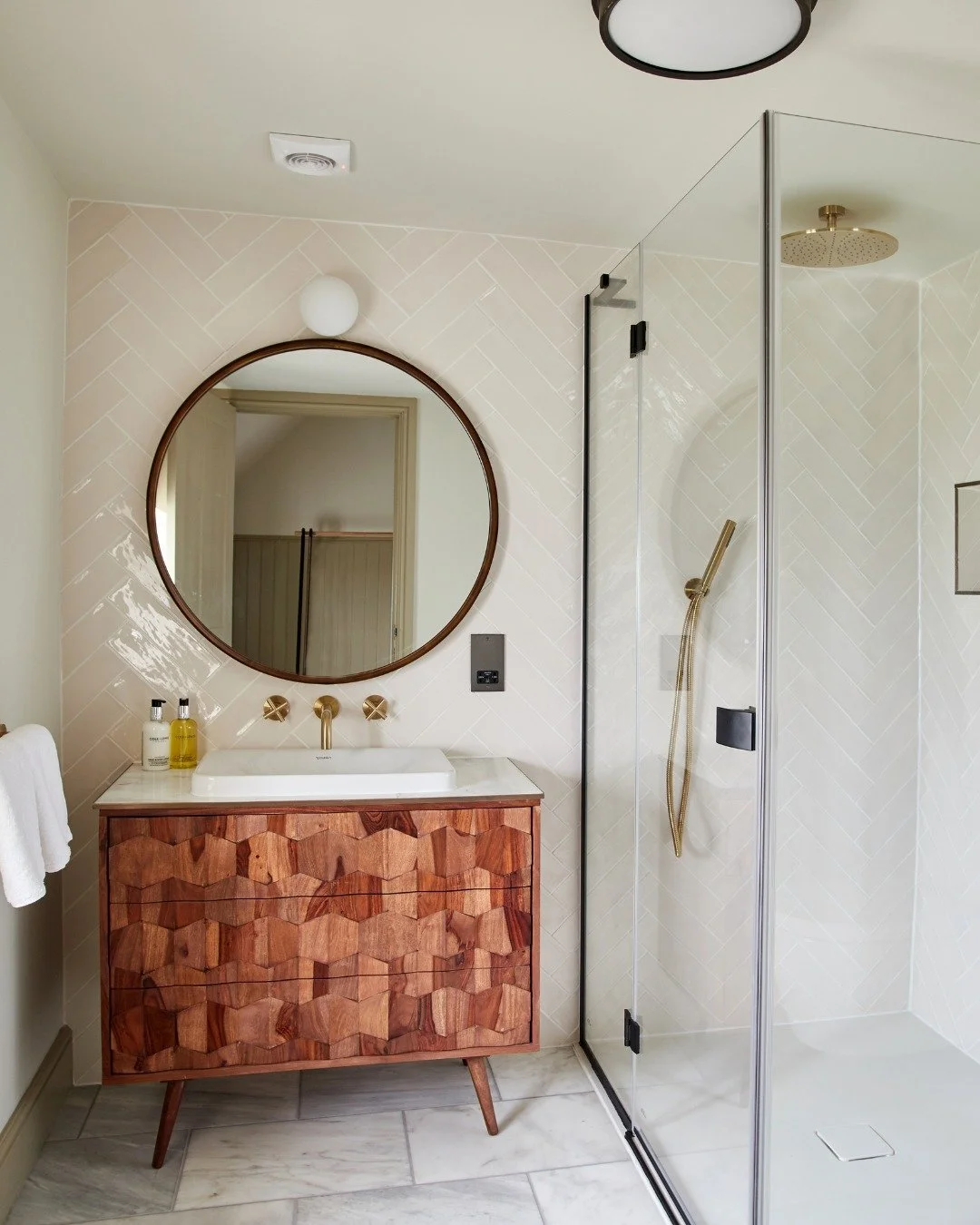 Discover Rooms at The Ingham Swan
January, February &amp; March WINTER STAYS now booking with a rate plan to suit all.

🦢Choose our Signature Stay &amp; Dine - Taster Menu included - the ultimate foodie experience 
🦢Bed &amp; Breakfast - where you 