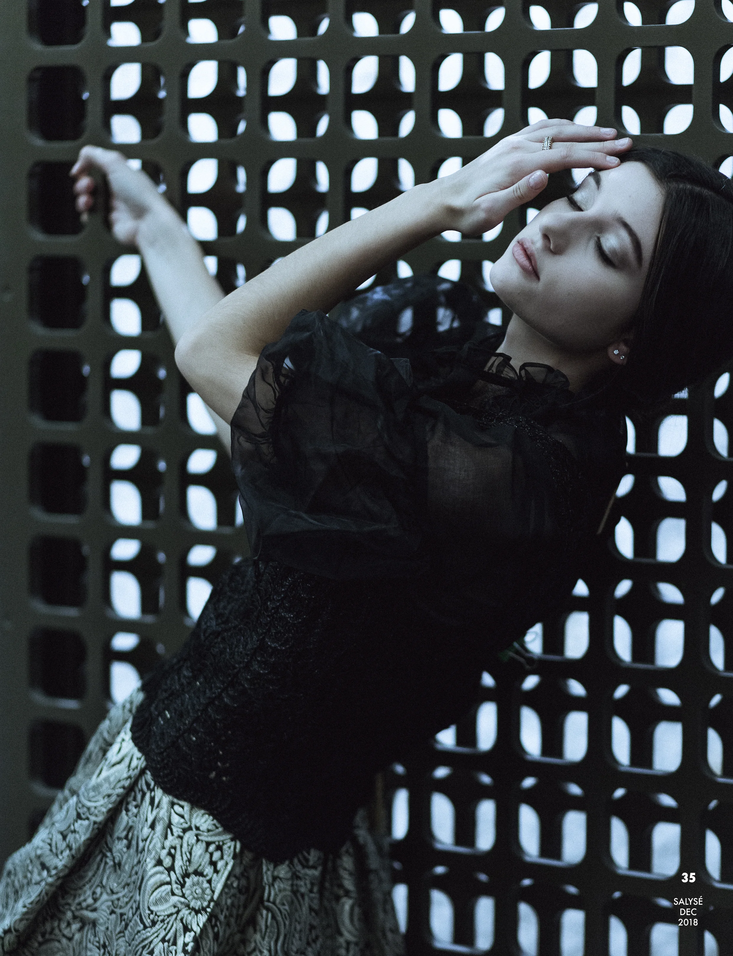 cold beauty_Marine Saussereau Styliste_SALYSE magazine_05.jpg