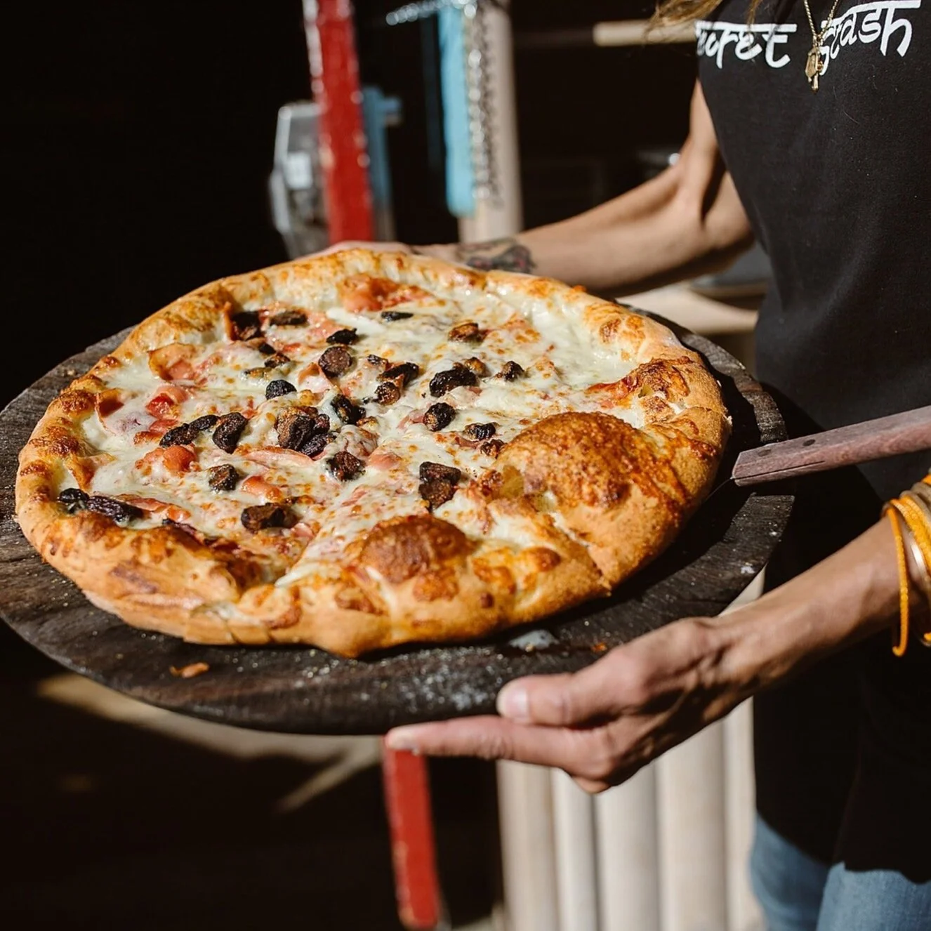 Crested Butte’s phenomenal Secret Stash Pizza – the perfect post-elopement indulgence!