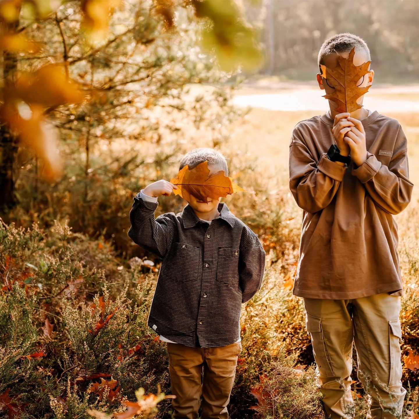 D&eacute;finitivement ma saison pref 🎂🍁🍄🍂

Et toujours un plaisir de photographier cette chouette tribu au fil des ann&eacute;es 🥹🥰